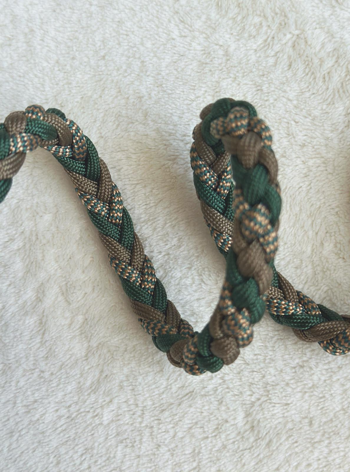 Guinzaglio in paracord verde scuro