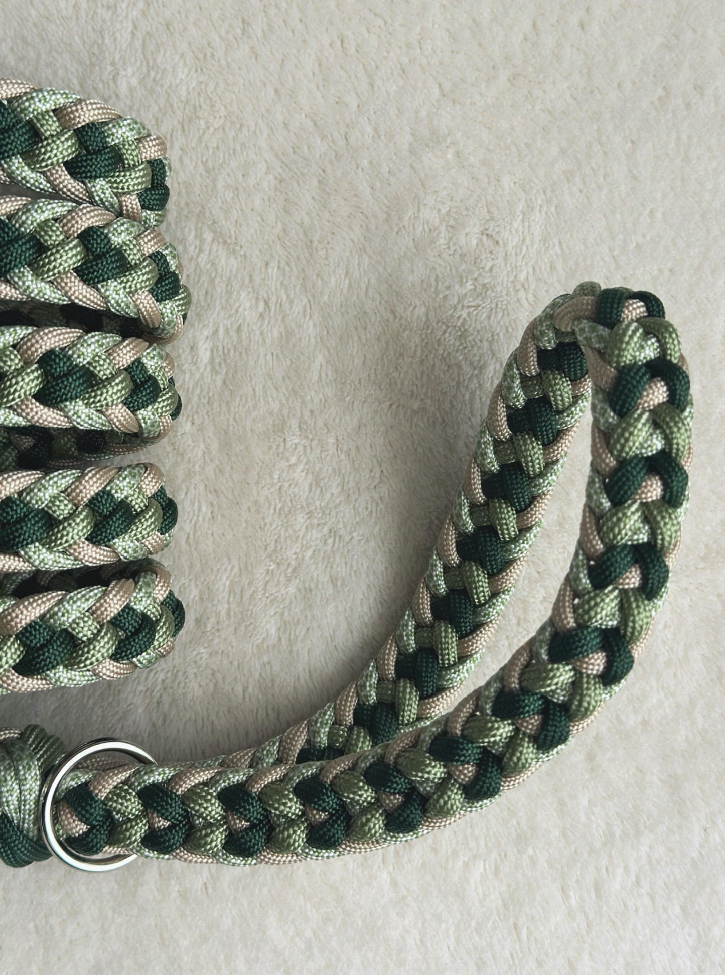 Guinzaglio artigianale in paracord