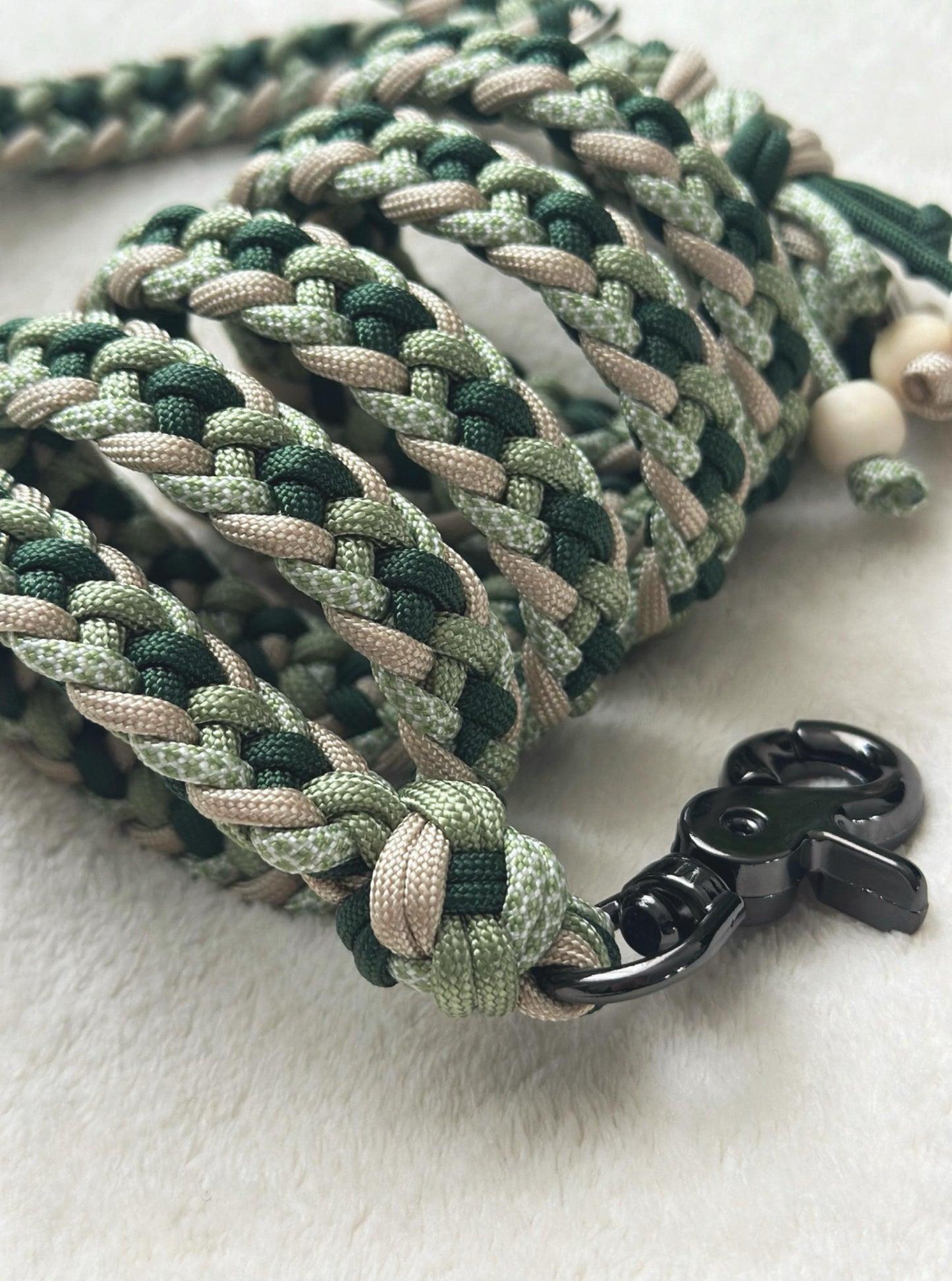 Guinzaglio artigianale in paracord