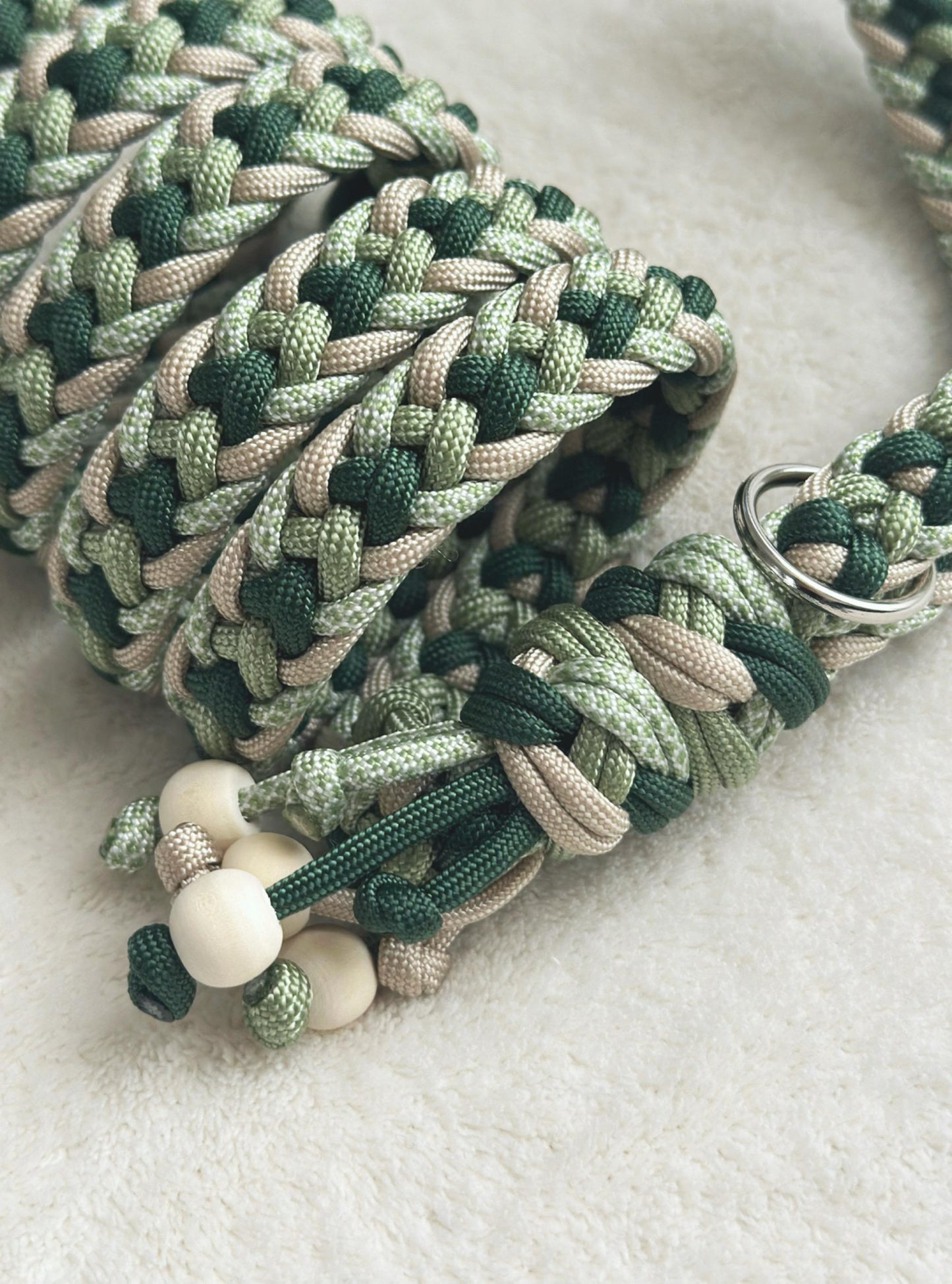 Guinzaglio artigianale in paracord