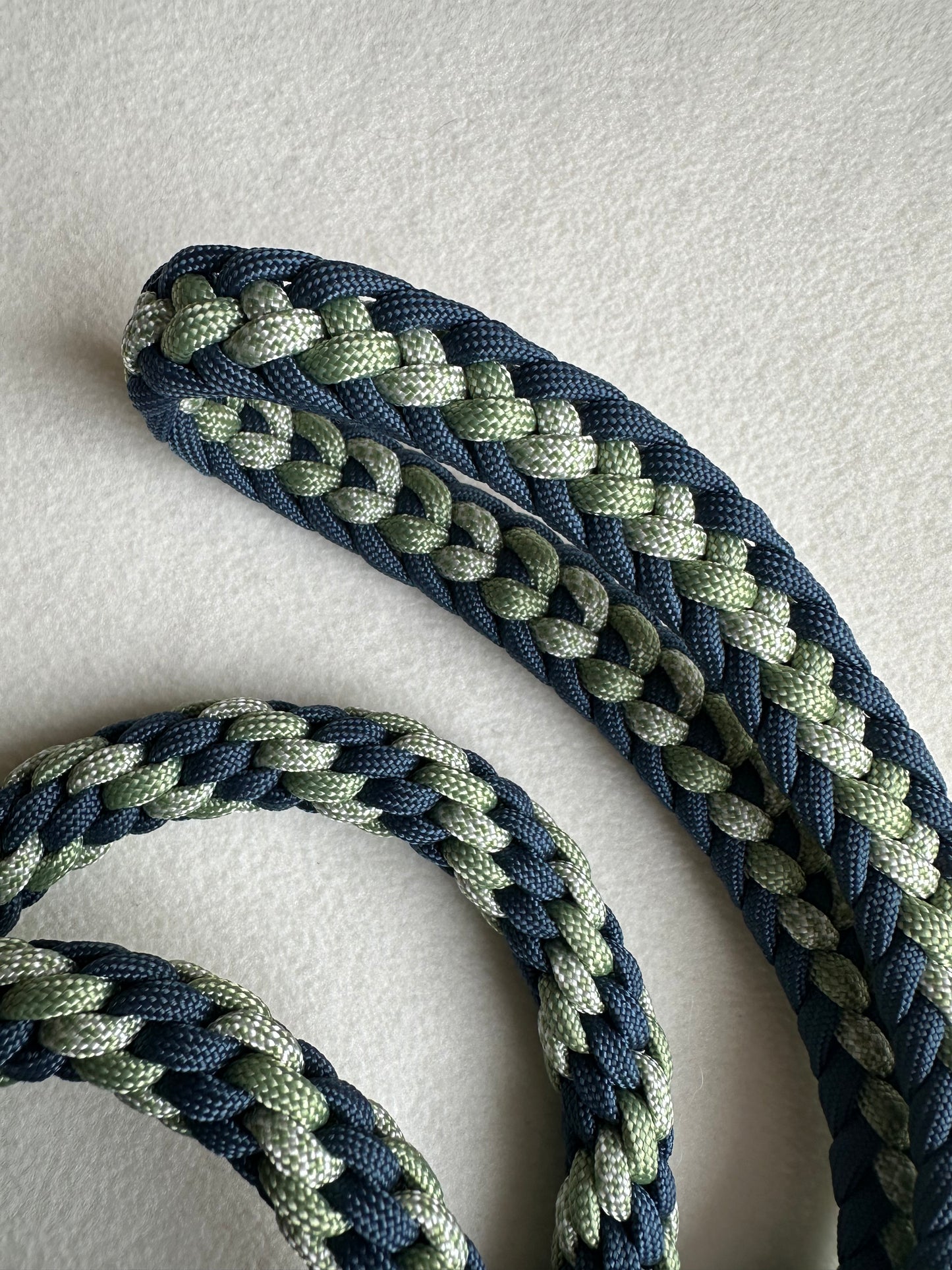 Guinzaglio artigianale verde e blu per cani di tutte le taglie