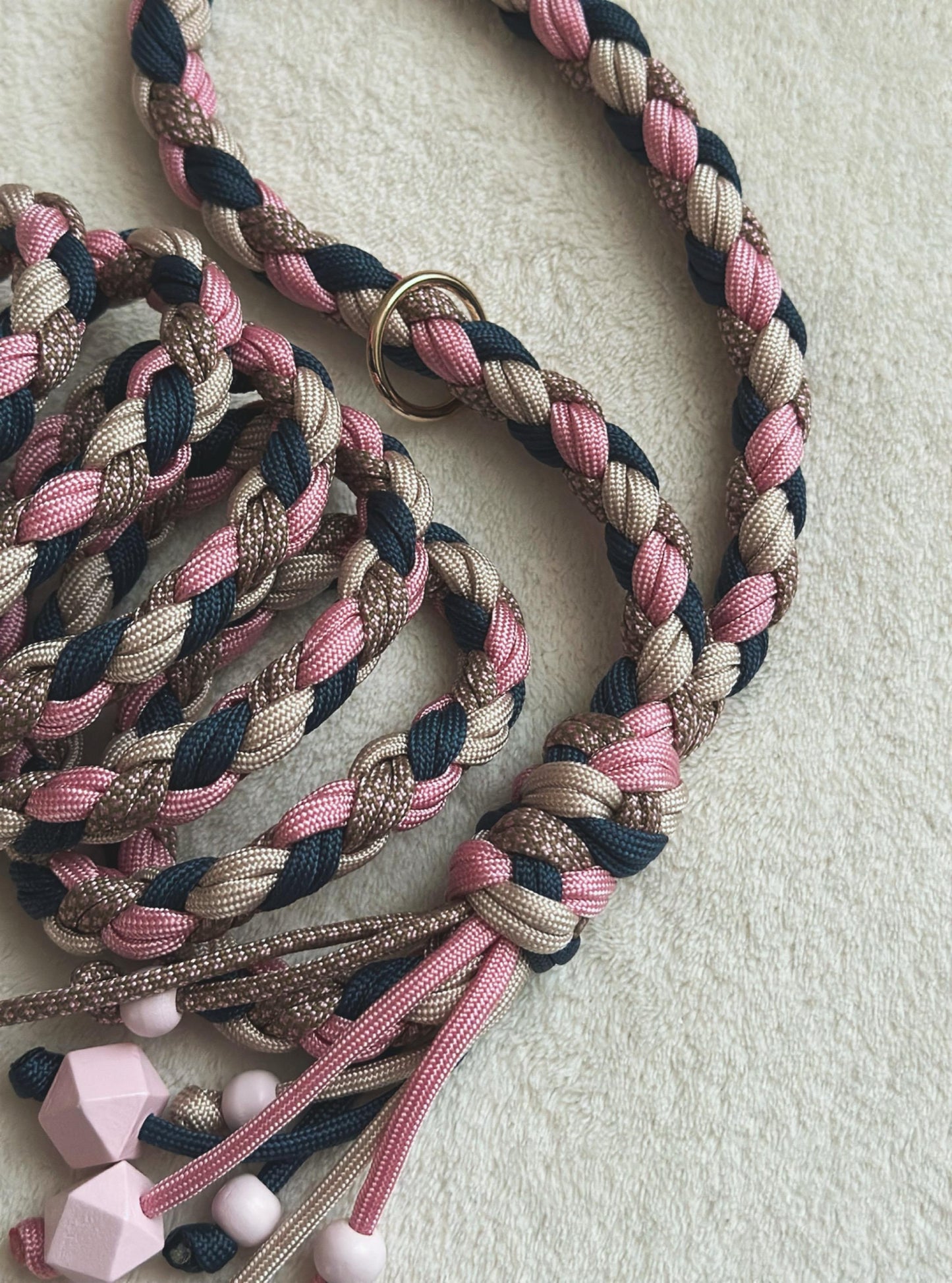 Guinzaglio artigianale in paracord
