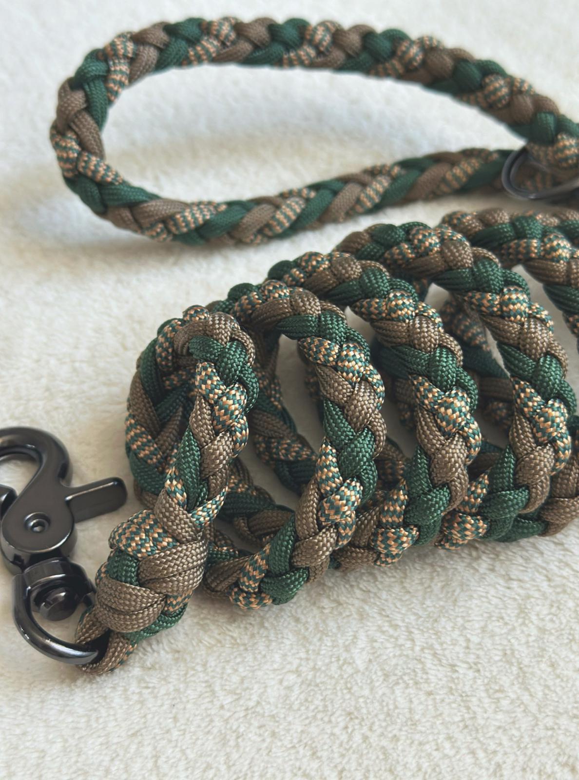 Guinzaglio in paracord verde scuro