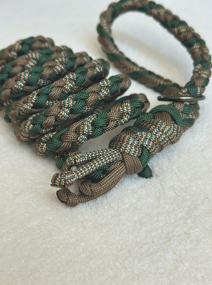 Guinzaglio in paracord verde scuro