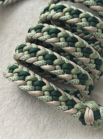 Guinzaglio artigianale in paracord