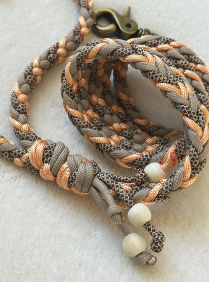 Guinzaglio per cani artigianale in paracord