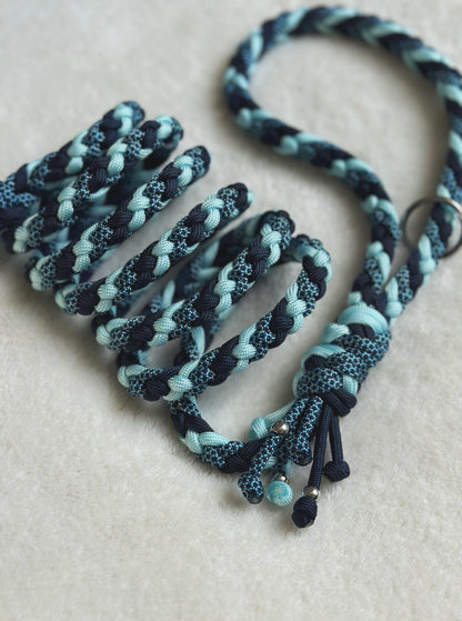 Guinzaglio artigianale in paracord