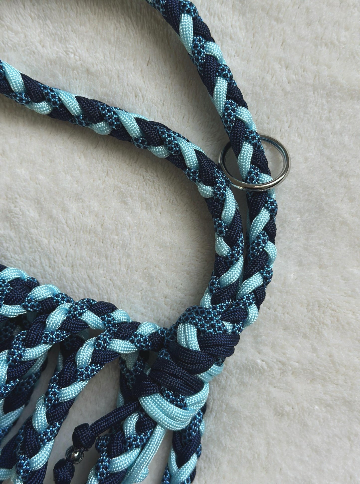 Guinzaglio artigianale in paracord