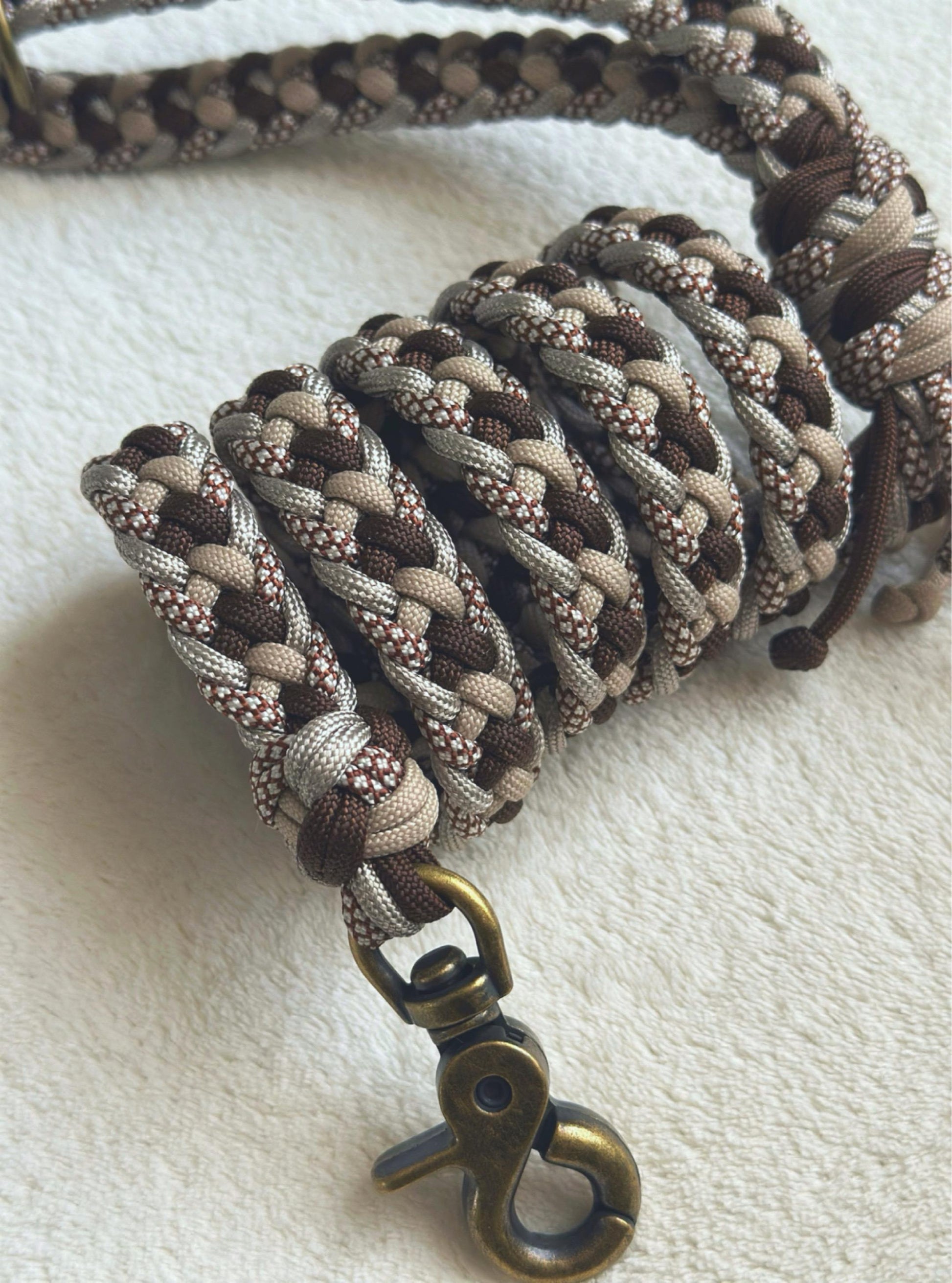 Guinzaglio per cani marrone e beige