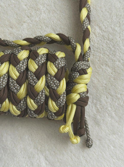 Guinzaglio per cani giallo e marrone