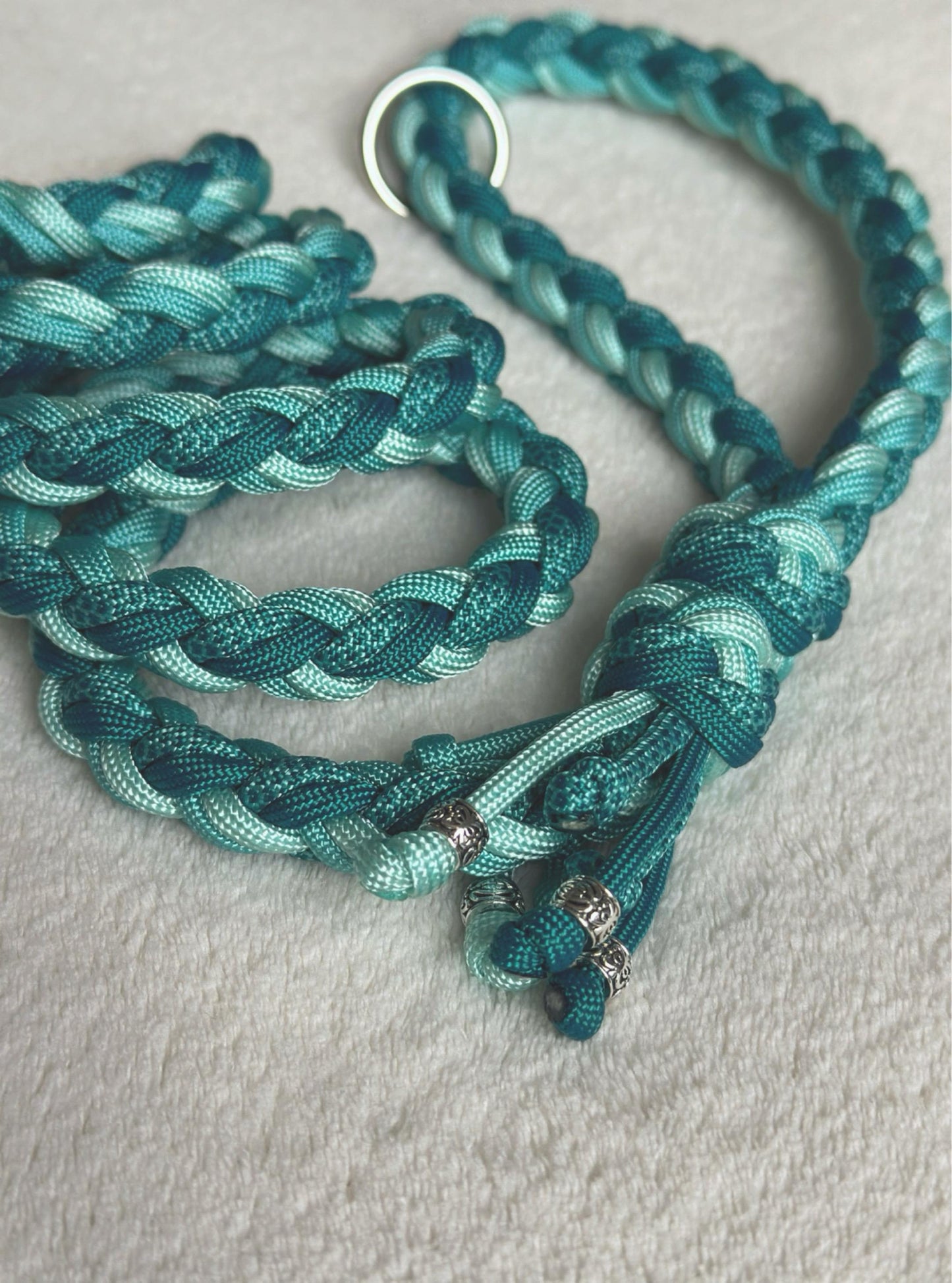 Guinzaglio artigianale in paracord