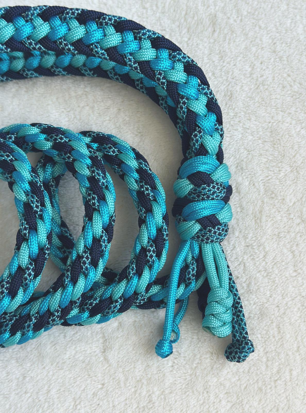 Guinzaglio in paracord azzurro/blu