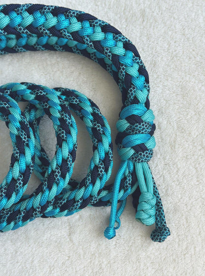 Guinzaglio in paracord azzurro/blu