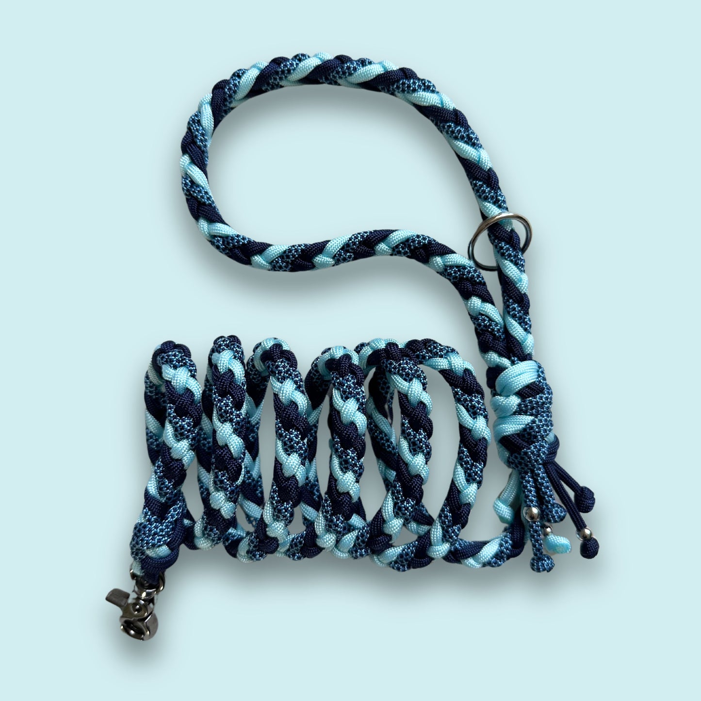 Guinzaglio artigianale in paracord